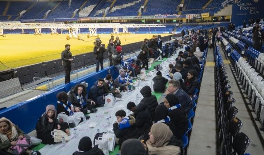 Chelsea stadyumunda toplu iftar