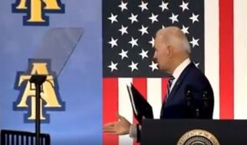 Biden'ın boşlukla tokalaşması mizah konusu oldu